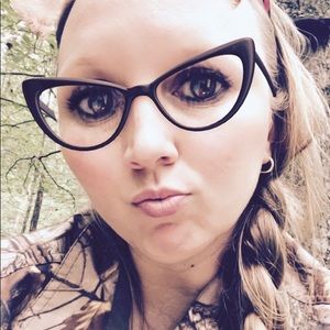 Meet your Posher, Daia